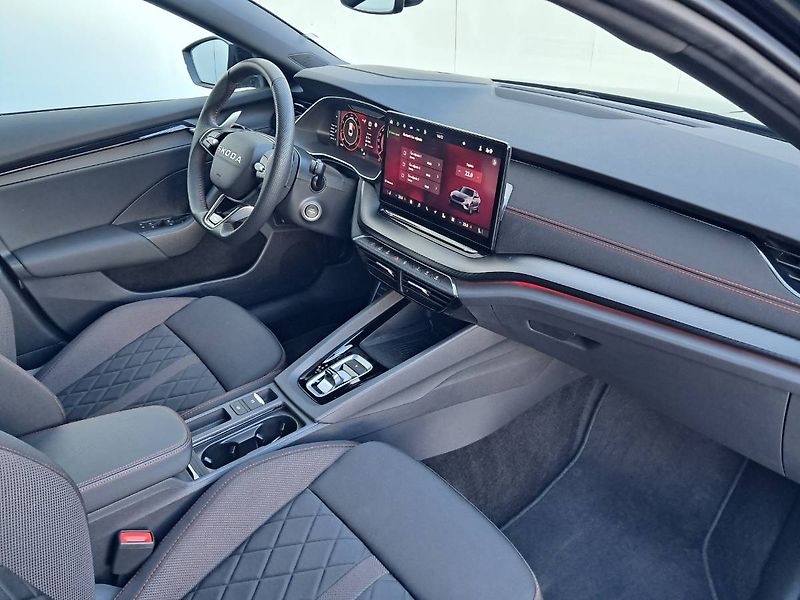 Škoda Octavia (2025) IV RS 2.0 TSI / 195 kW  DSG7 - fotka 24 z 32