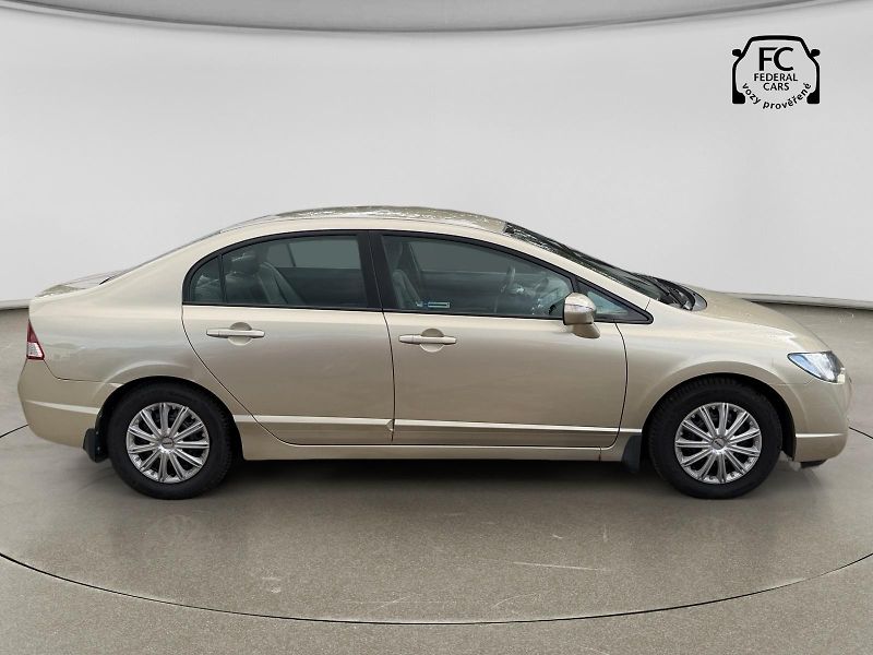 Honda Civic 8. gen 1.8 LS - fotka 6 z 21
