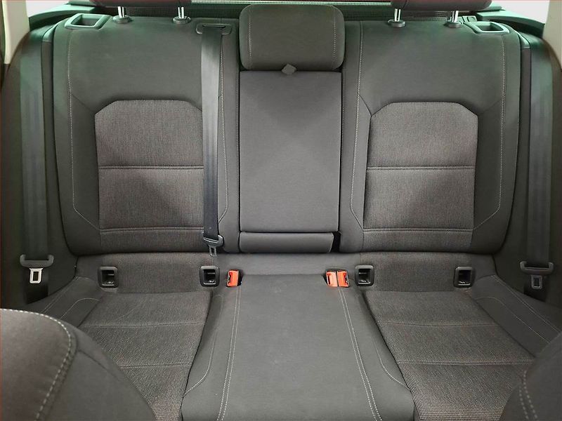 Volkswagen Passat (2015) 2.0 TDI, Automat, Navi - fotka 10 z 19