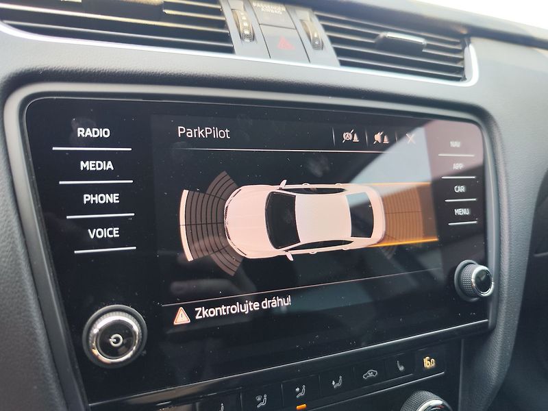 Škoda Octavia 2.0 TDI/110kW Style 4x4 - fotka 20 z 31