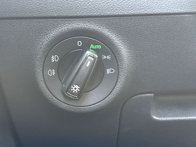 Škoda Karoq (2024) 1.5 TSI Selection - fotka 19 z 32