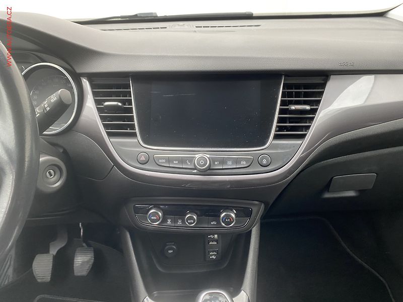 Opel Crossland X (2017) 1.2 T, Innovation - fotka 12 z 17