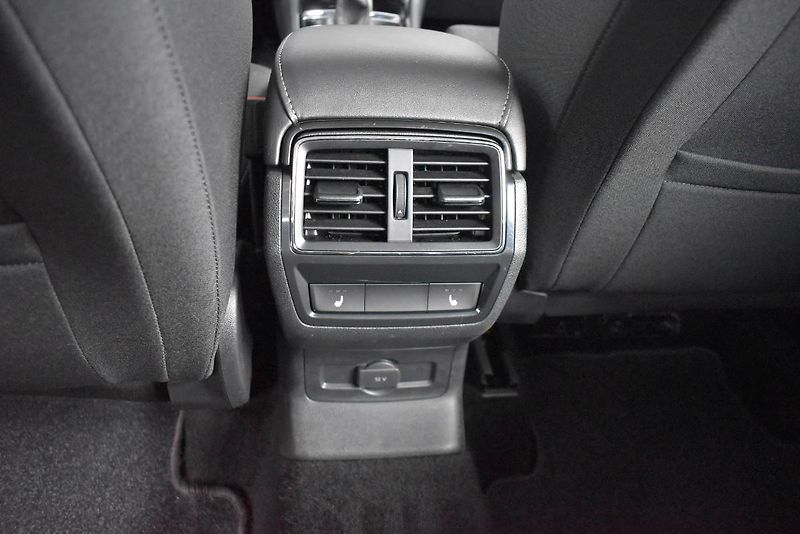 Škoda Karoq (2021) 2.0TDI 110kW, tažné,Webasto - fotka 11 z 23