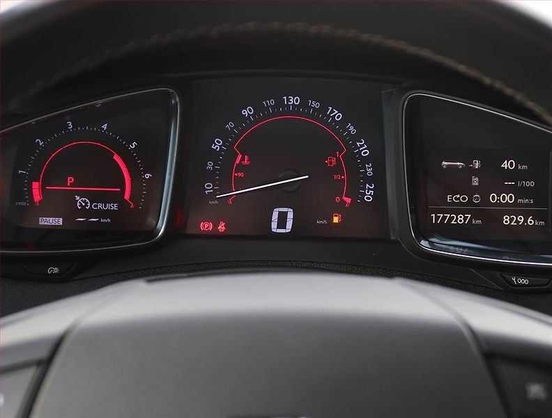 Citroën DS5 (2016) 2.0 BlueHDI, Automat - fotka 11 z 23
