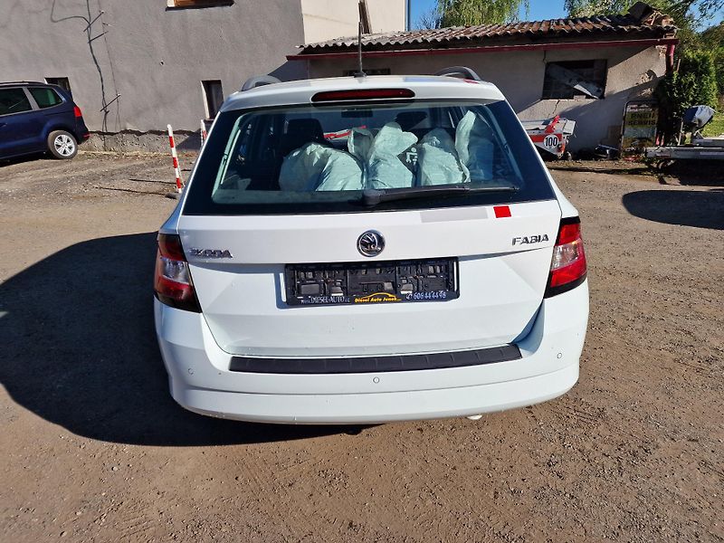 Škoda Fabia 1,2TSI 66KW RED&GREY  - fotka 5 z 19