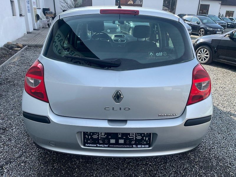 Renault Clio (2006) 1.2 i Digi klima - fotka 3 z 19