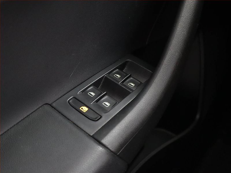 Škoda Rapid (2015) Spaceback 1.2 TSI, Tempomat - fotka 16 z 17