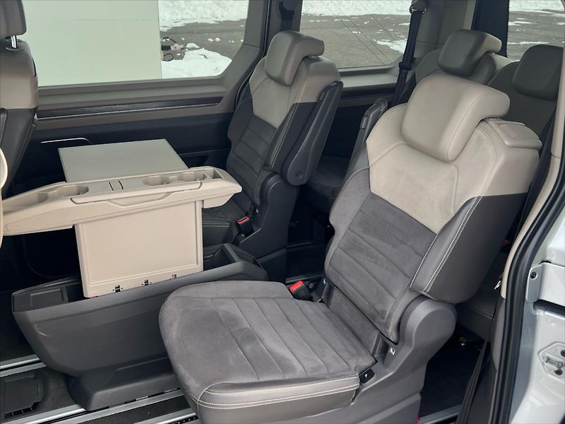 Volkswagen Multivan 2,0 TSi 150 kW 7DSG STYLE  T7 - fotka 13 z 33