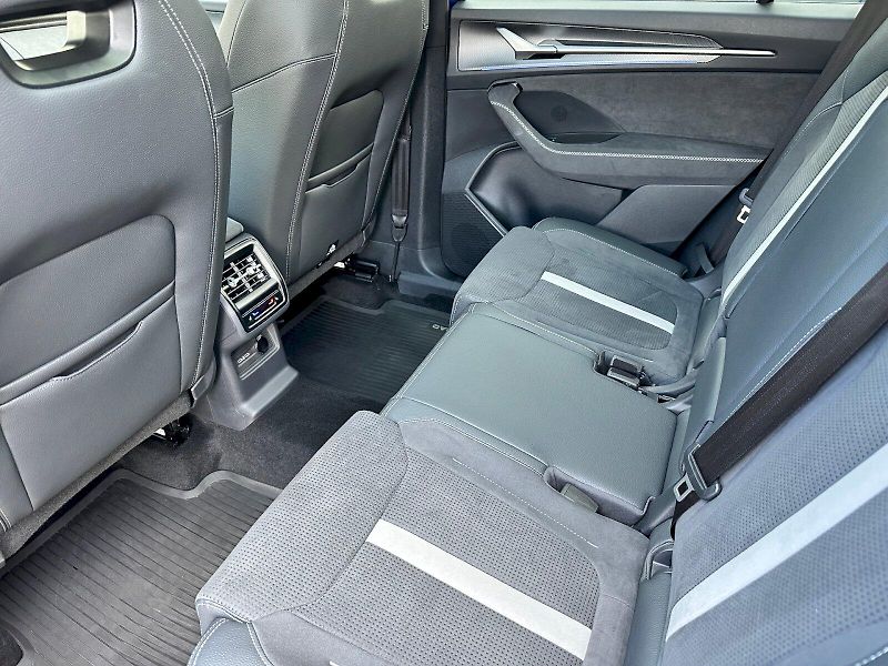 Škoda Kodiaq (2025) 2.0 TDI 142 kW Sportline 4x4 D - fotka 25 z 30