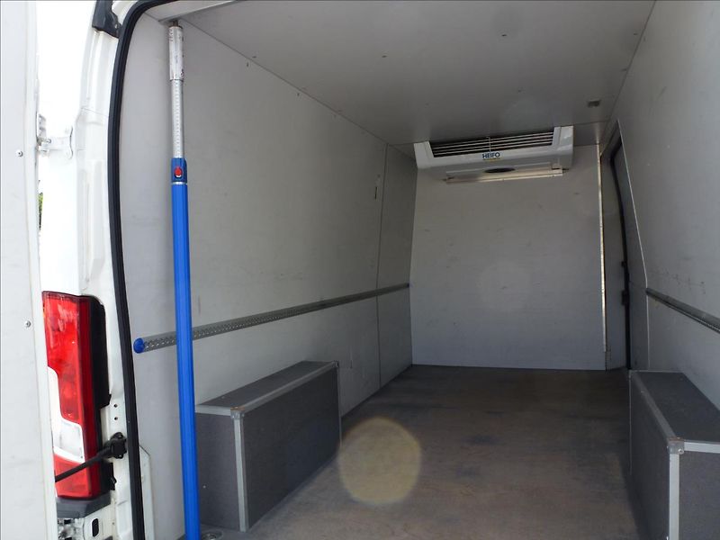 Citroën Jumper 2,0 BlueHDi 130 Plus 33 L3H2 - fotka 23 z 51
