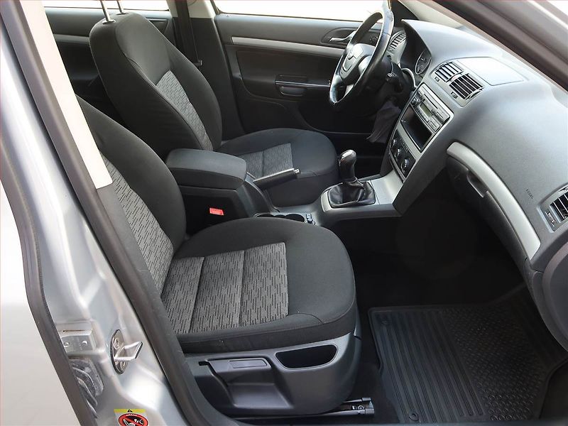 Škoda Octavia (2012) Ambition 1.6 TDI, Serv.kniha - fotka 9 z 15