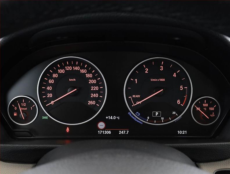BMW Řada 3 (2017) 320d xDrive GT, 4X4, Automat - fotka 9 z 20