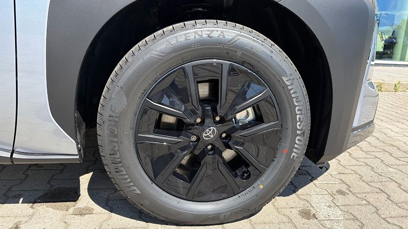 Toyota bZ4X Touring Style 74.7 kWh AWD - fotka 7 z 18