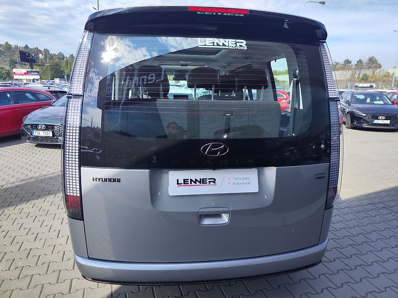 Hyundai Staria 2.2 CRDI/130kW Luxury PNM DCT - fotka 5 z 41