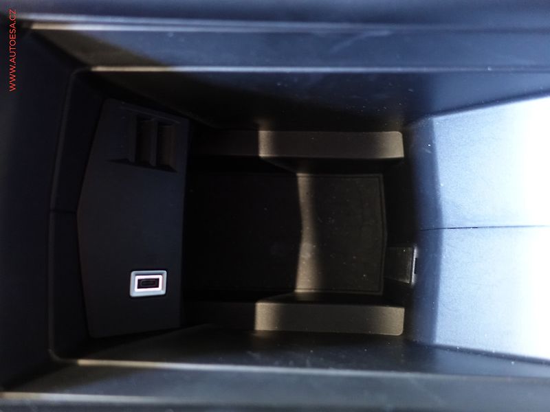 Peugeot 308 (2022) 1.2PT, ČR, Klima - fotka 20 z 21