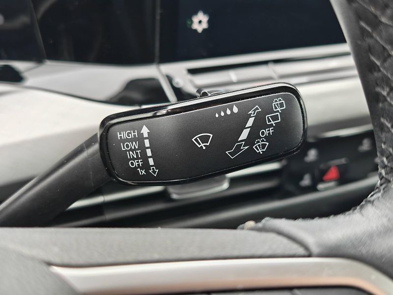 Volkswagen Golf Life 1,0TSi - fotka 14 z 22