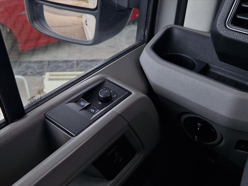 Volkswagen Crafter 2,0 35TDI CZ TAŽNÉ NOVÉ ROZVOD - fotka 27 z 30