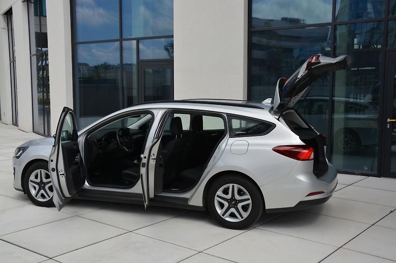 Ford Focus (2022) Kombi 1,5EcoBlue AUT8 88kW Edi - fotka 12 z 49