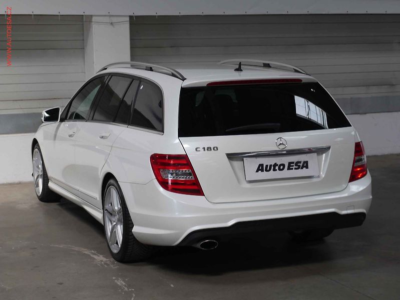 Mercedes-Benz Třídy C (2013) 1.6 C180, AT, navi, xenon - fotka 4 z 26
