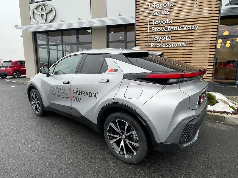 Toyota C-HR 2.0 Plug-In Hybrid Style - fotka 3 z 28