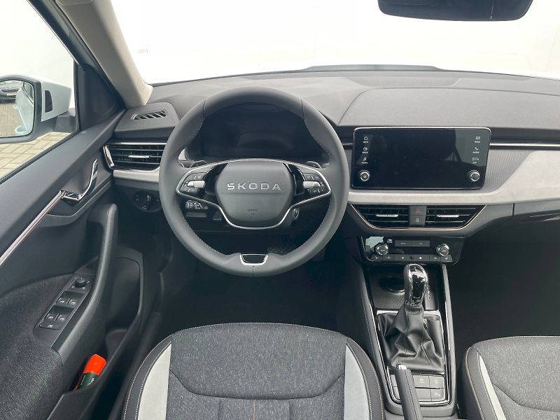 Škoda Kamiq (2026) 1,0 TSI / 85 kW DSG Top Select - fotka 6 z 30