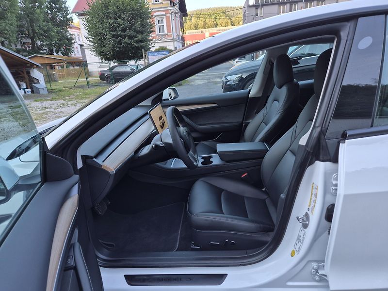 Tesla Model 3 LONG RANGE DUAL MOTOR TZ 94,2% - fotka 11 z 49