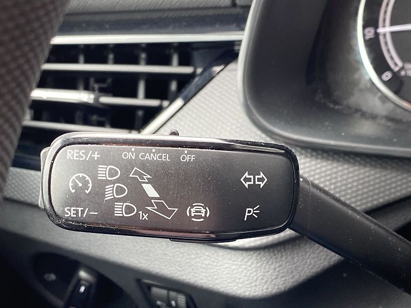 Škoda Kamiq (2022) 1.0 TSI Ambition - fotka 16 z 32