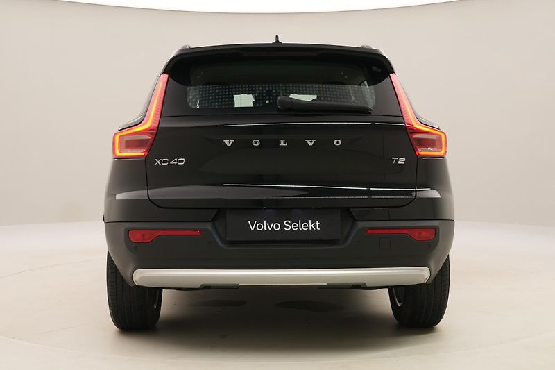 Volvo XC40 T2 ESSENTIAL CZ - fotka 12 z 42