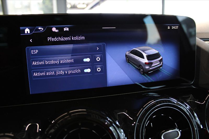 Mercedes-Benz Třídy B 180 MBUX / 1000km / DPH / LED - fotka 21 z 32
