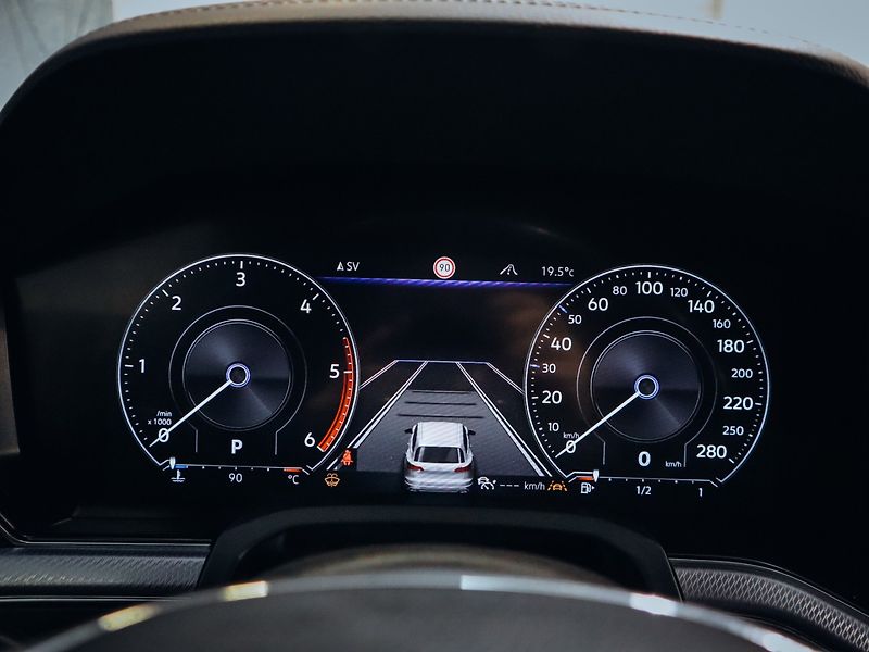 Volkswagen Touareg 3.0TDI V6 R-line 210 kW - fotka 15 z 31