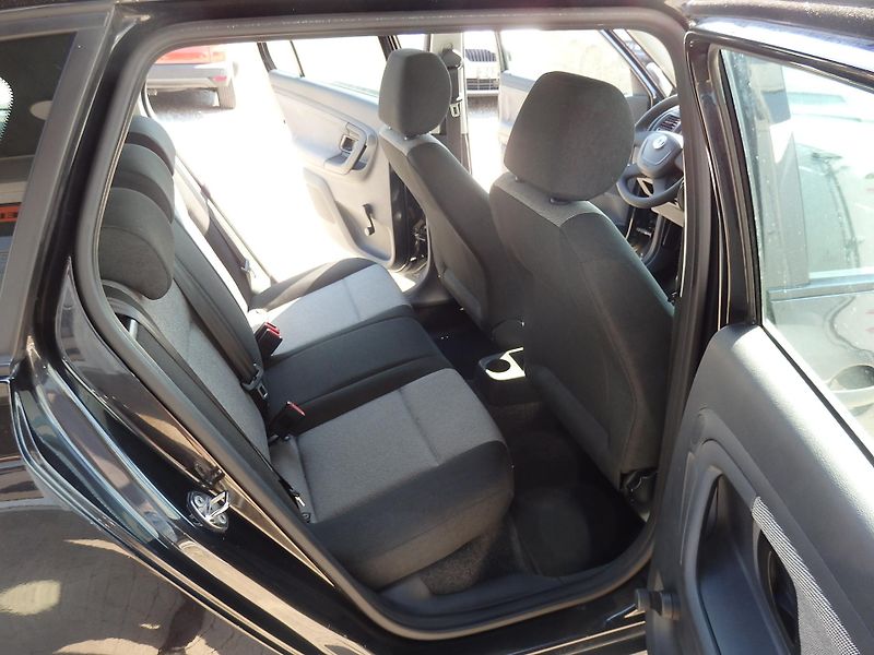 Škoda Fabia COMBI 1.4 16V ASR, KLIMA - fotka 9 z 13