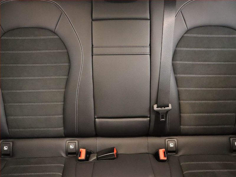 Mercedes-Benz EQC (2022) 400 4MATIC, SoH 98% - fotka 10 z 27