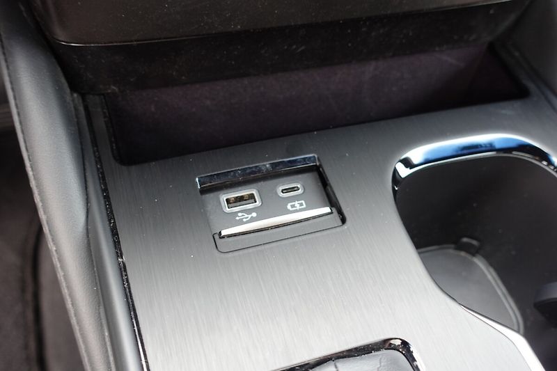 Lexus ES 300h ZLEVNĚNO 2,5 HSD LIMITED EDITI - fotka 27 z 41