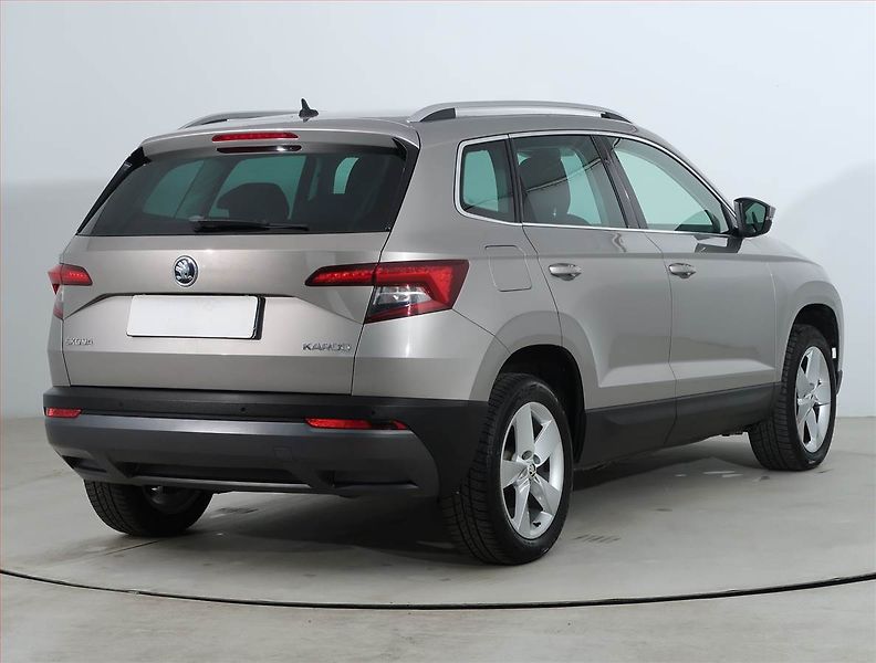 Škoda Karoq (2017) Style 1.5 TSI - fotka 5 z 24