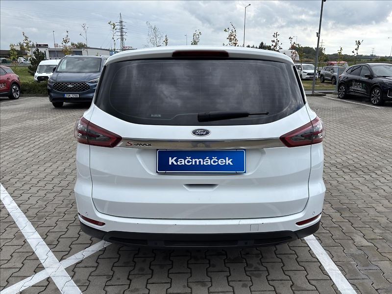 Ford S-MAX 2,0 TDCi 110 kW Titanium - fotka 4 z 45