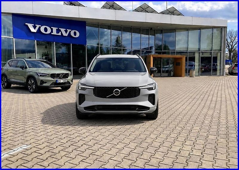 Volvo XC90 (2026) T8 PLUS DARK +4SERVIS/ZÁRUKA   - fotka 4 z 16