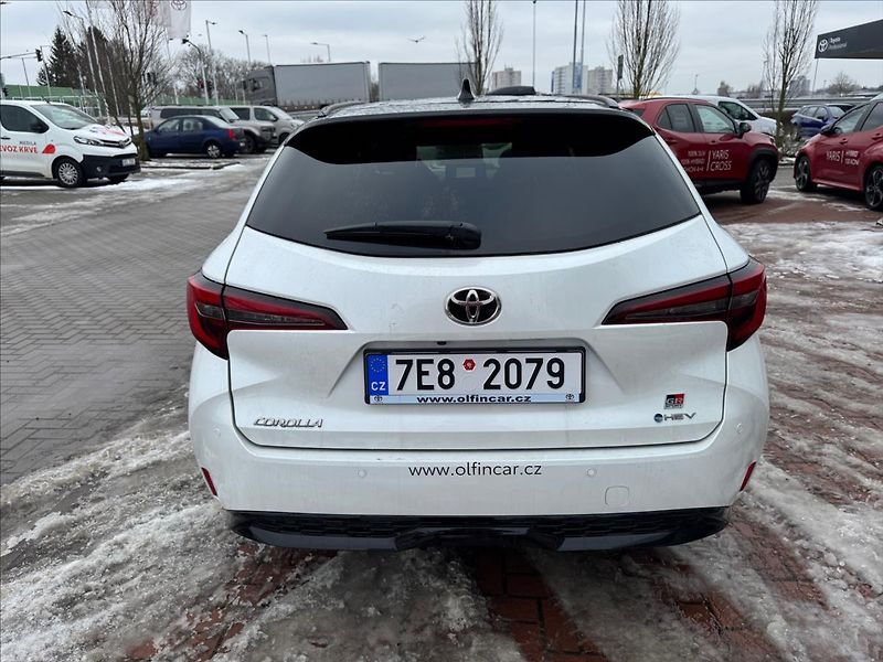Toyota Corolla 1,8 GR Sport Dynamic - fotka 6 z 12