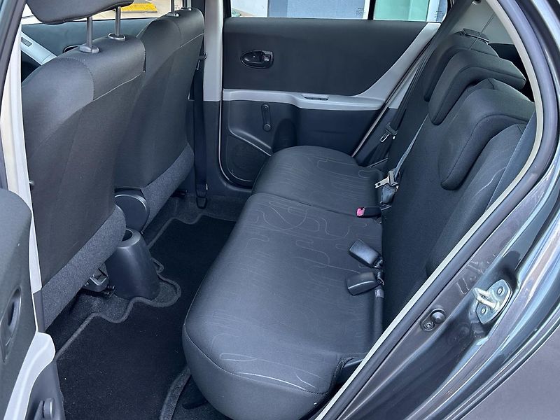 Toyota Yaris Hatchback - fotka 8 z 27