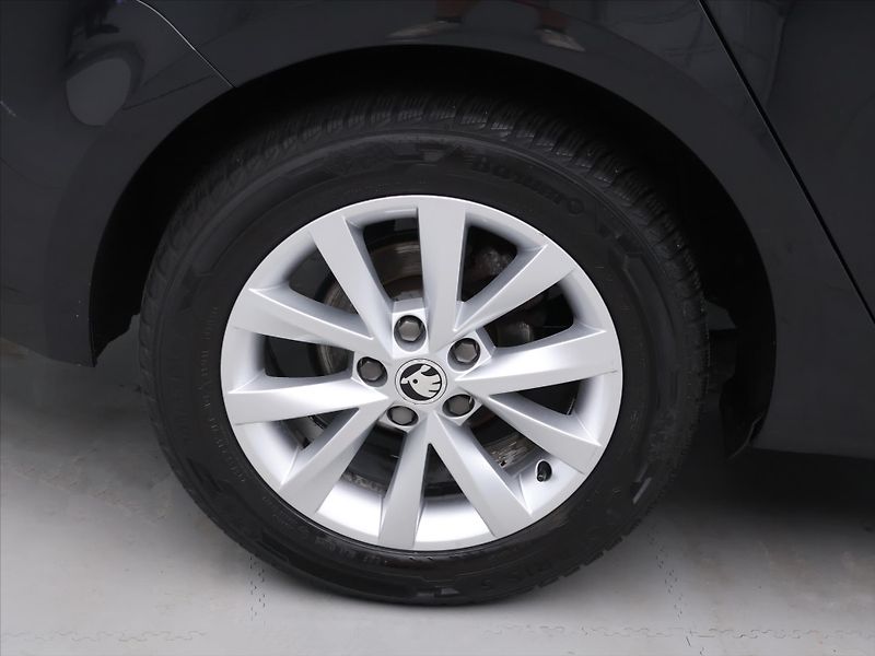 Škoda Octavia 1.6 TDI CZ Style Kessy LED DPH - fotka 20 z 27