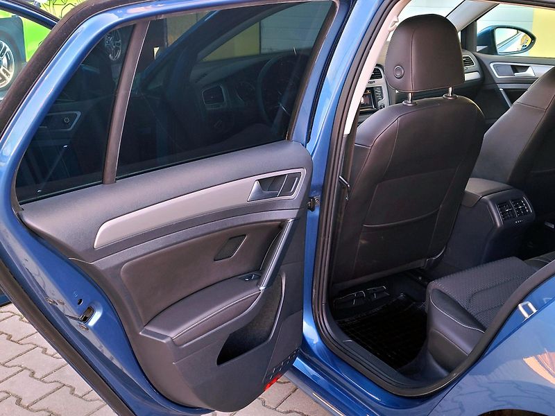 Volkswagen Golf CZ, VÝBAVA, SERV.KN.CEBIA      - fotka 27 z 74