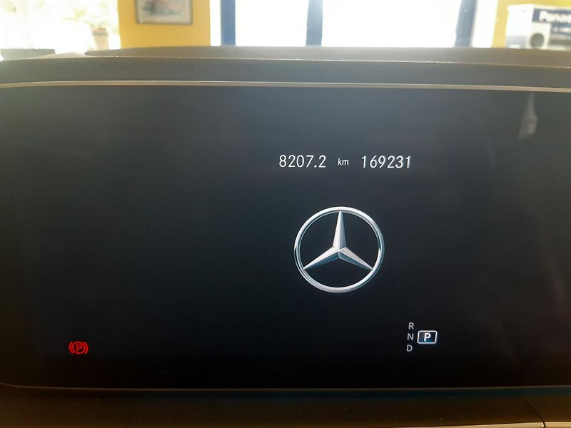 Mercedes-Benz GLE 300d 4MATIC AMG PAKET - fotka 23 z 42