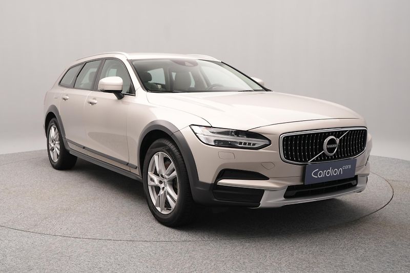 Volvo V90 CC D4 AWD MOMENTUM AUT - fotka 12 z 46