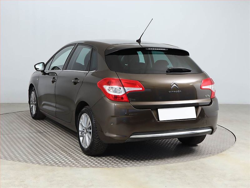 Citroën C4 (2013) Exclusive 1.6 HDi, Serv.kniha - fotka 4 z 15