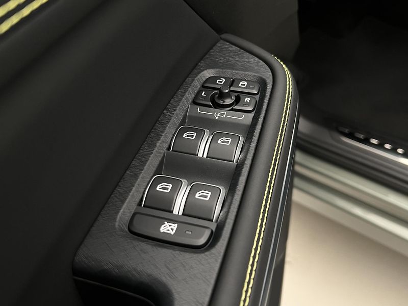 Lynk & Co 01 CORE PHEV AUT CZ 1.maj - fotka 47 z 48