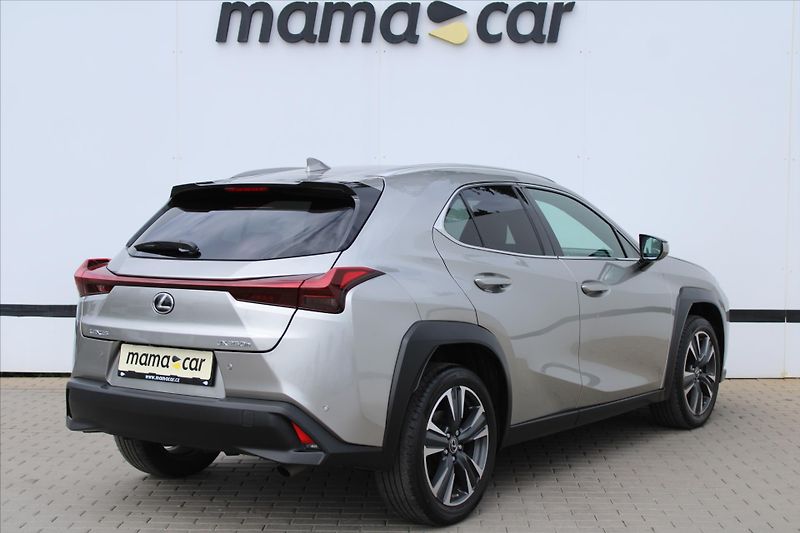 Lexus UX 250h 2.0 E-CVT 1.MAJITEL DPH ČR - fotka 7 z 27