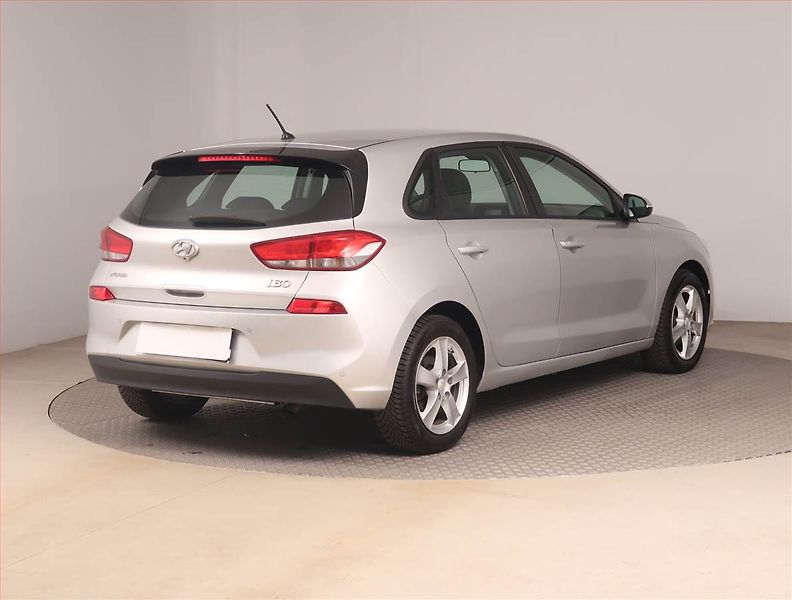 Hyundai i30 (2017) 1.0 T-GDI, ČR,1.maj, Tempomat - fotka 5 z 19