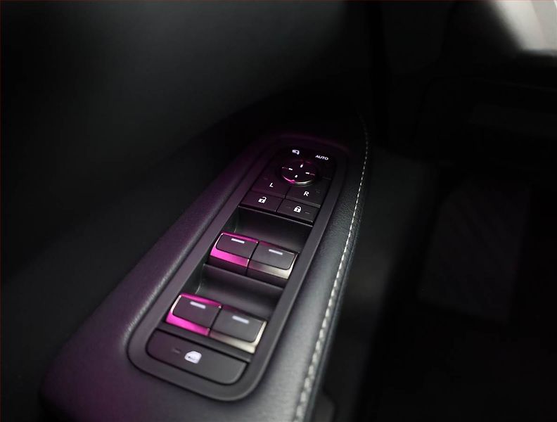 Lexus RX 400h (2024) 350h - fotka 17 z 20