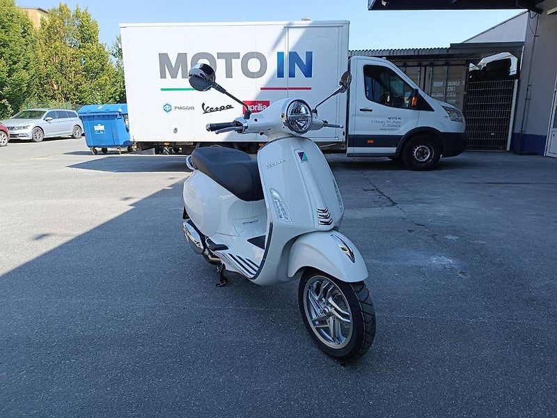 Vespa Primavera 125 3V ABS (2026) Bianco Innocente FL26 (příslu - fotografie inzerátu