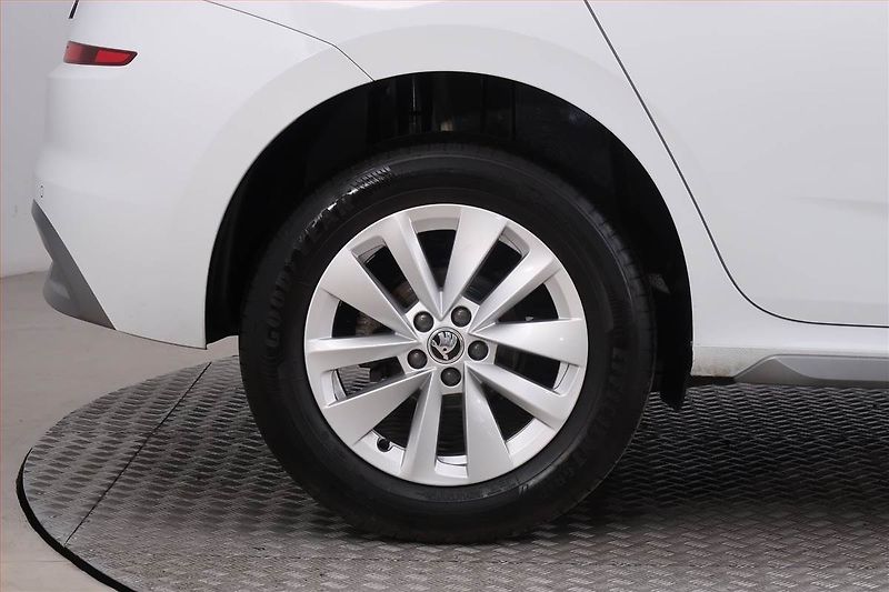 Škoda Kamiq (2023) Style 1.0 TSI - fotka 13 z 18