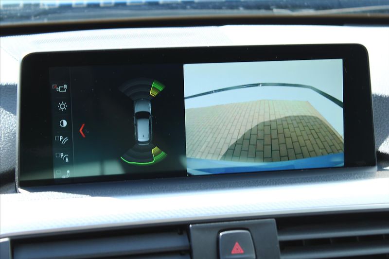 BMW Řada 3 320d xDrive 140kW M PAKET ČR - fotka 19 z 29